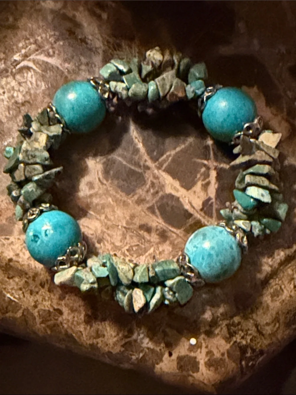 Turquoise chip stretch bracelet